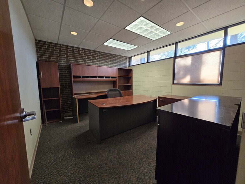 More Photos Of 2900 SW Plass Ct, Topeka Medical For Lease