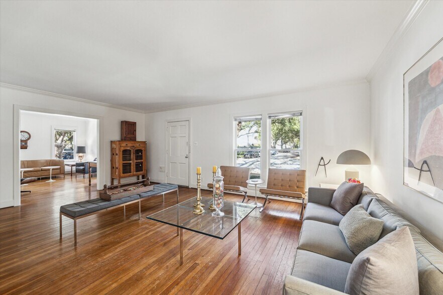 More Photos Of 2039 South Blvd, Houston Apartments For Sale