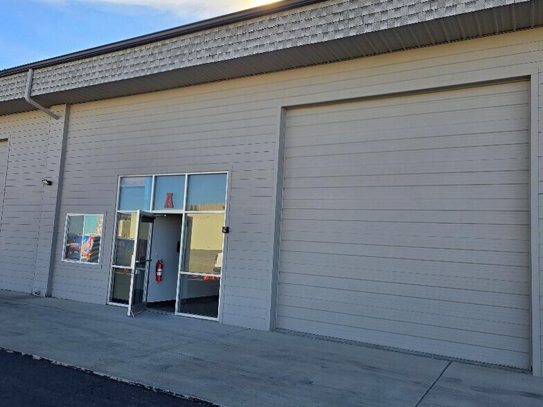More Photos Of 6717-6719 E 2nd St, Prescott Valley General Retail For Lease