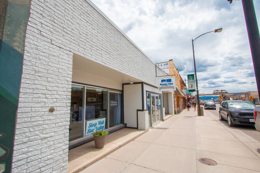 More Photos Of 419 Washington St, Afton Storefront Retail Office For Lease