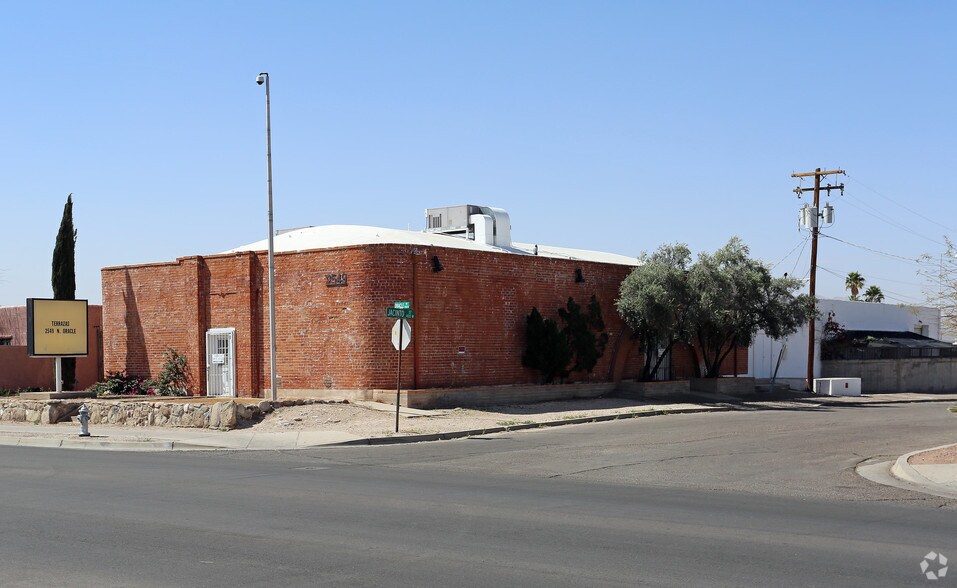 Primary Photo Of 2549 N Oracle Rd, Tucson Research And Development For Sale