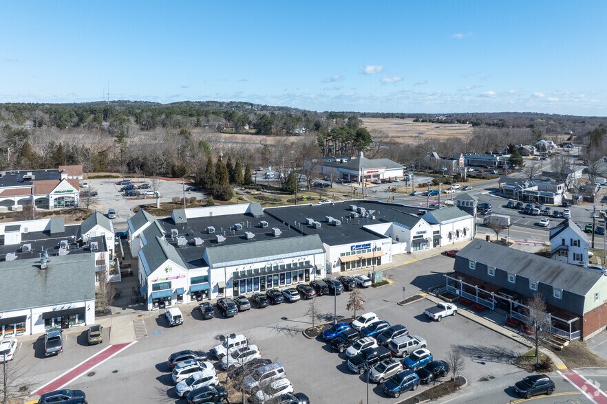 More Photos Of 1899 Ocean St, Marshfield Freestanding For Lease