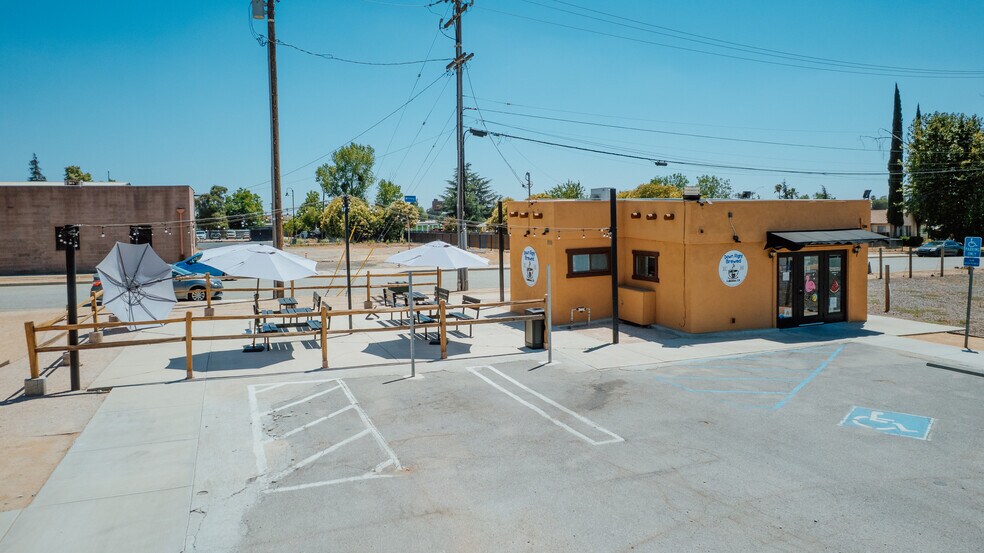 More Photos Of 950 Calimesa Blvd, Calimesa Freestanding For Sale