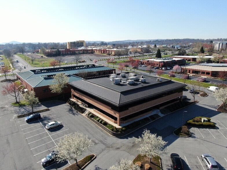 More Photos Of 925 Berkshire Blvd, Wyomissing Office For Lease