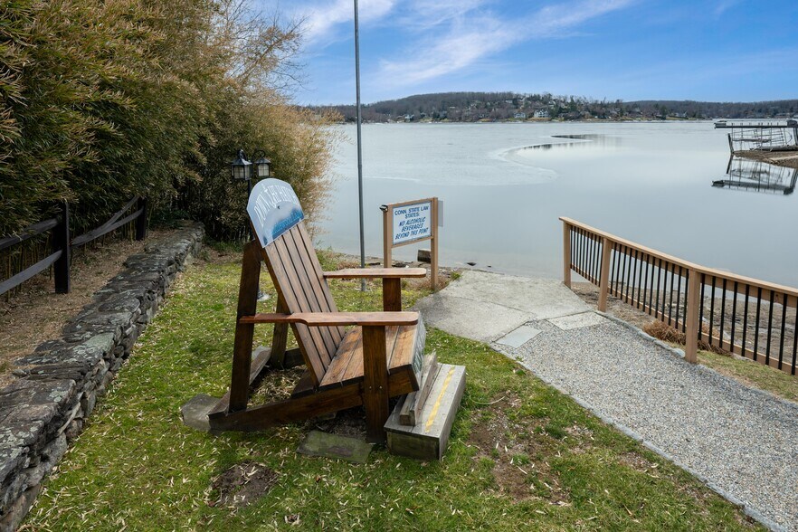 More Photos Of , Brookfield Unknown For Sale