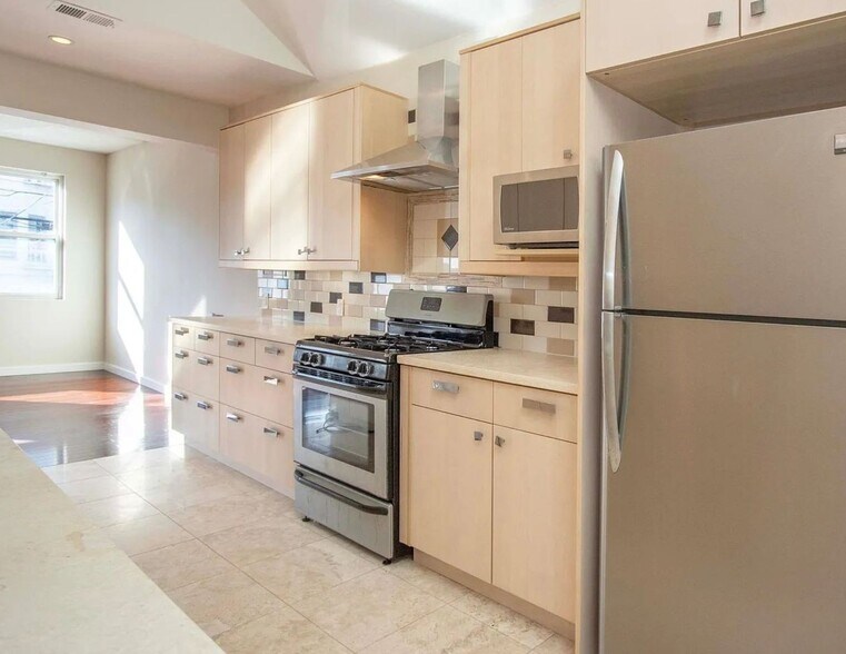More Photos Of 24 Bosworth St, San Francisco Multifamily For Sale