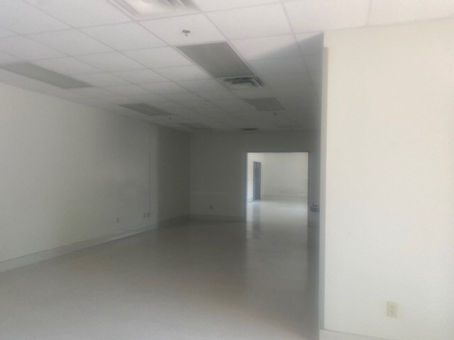 More Photos Of 100 Westside Dr, Asheville Warehouse For Lease