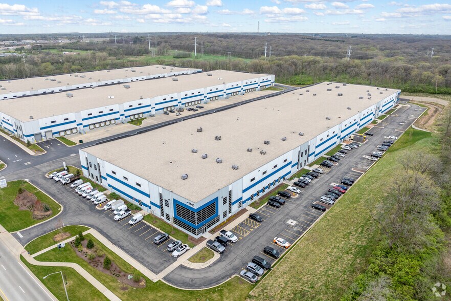 More Photos Of 3600 Lacey Rd, Downers Grove Warehouse For Sale