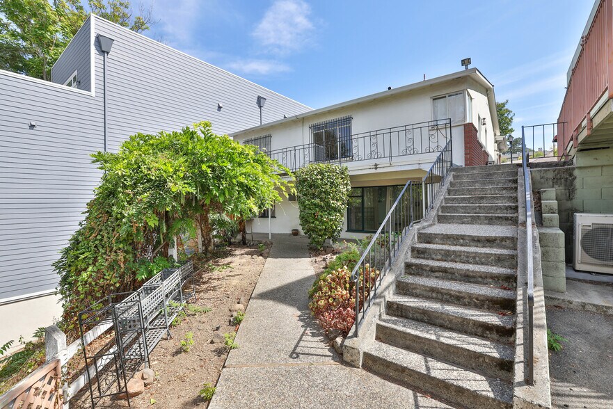 More Photos Of 14527-14529 Big Basin Way, Saratoga Storefront Retail Residential For Sale