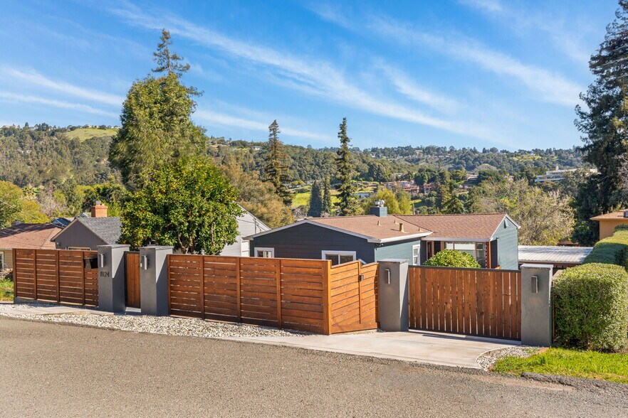 More Photos Of 8124 Greenly Dr, Oakland Apartments For Sale