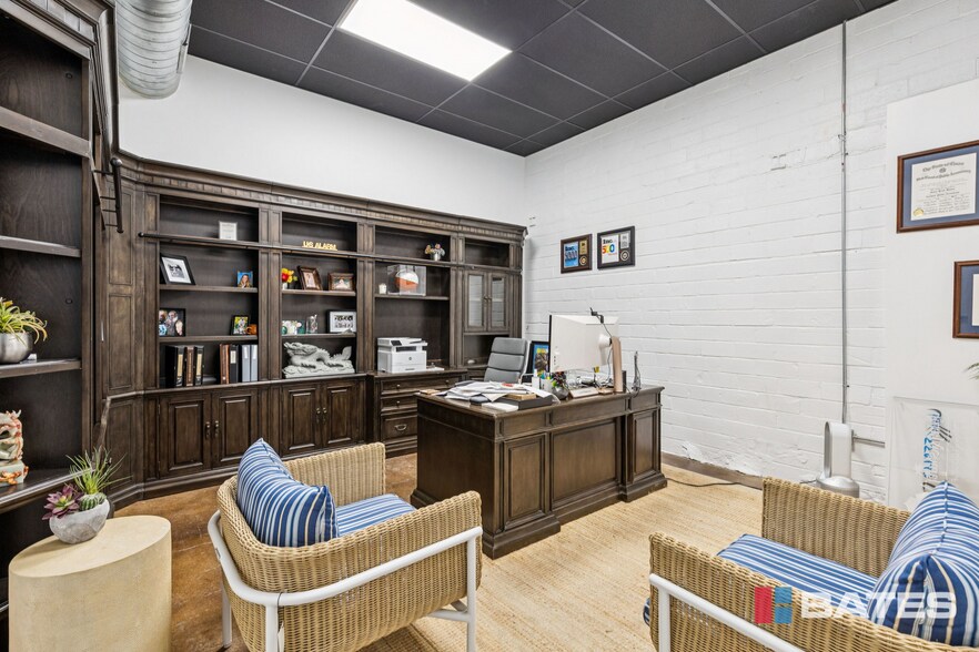 More Photos Of 1835 E Levee St, Dallas Showroom For Lease