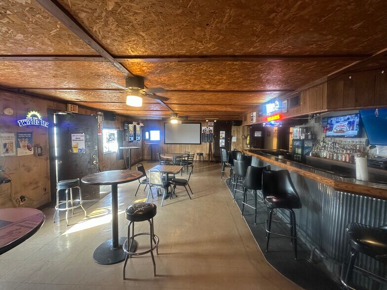 More Photos Of 4602 1625 North Rd, Danvers General Retail For Sale