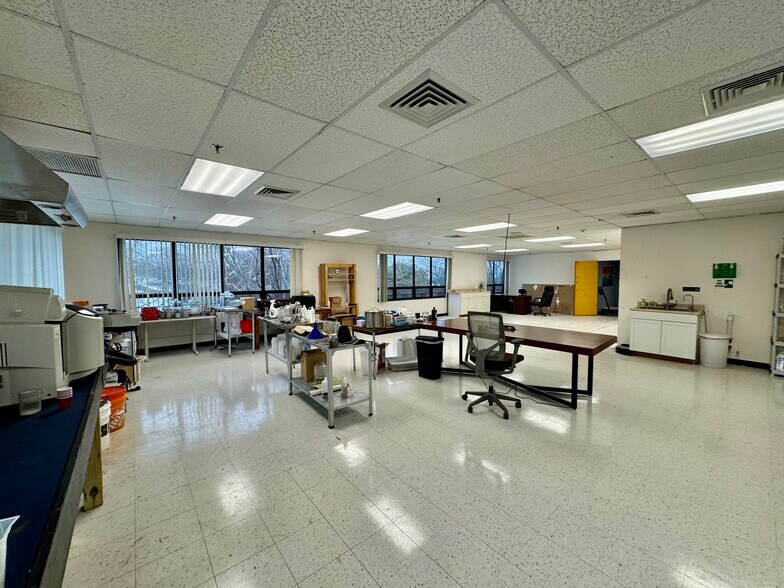 More Photos Of 300 High Point Ave, Portsmouth Warehouse For Lease