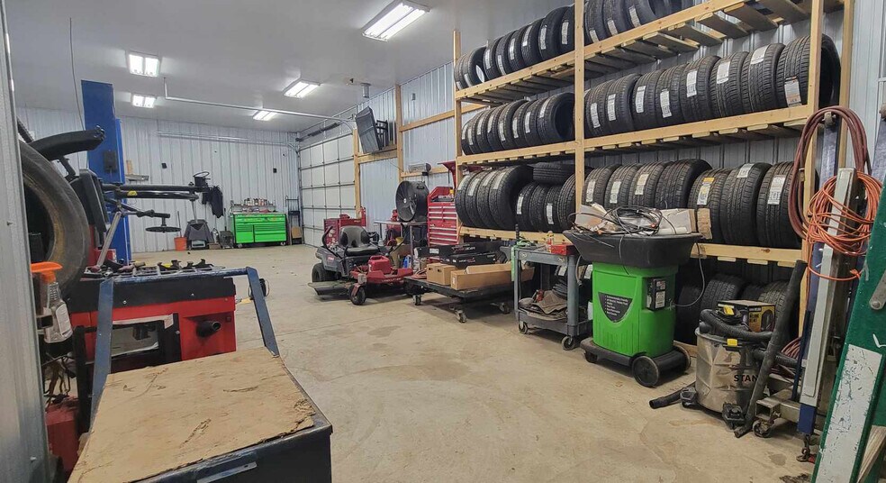 More Photos Of 3059 W Mount Morris Rd, Mount Morris Flex For Sale