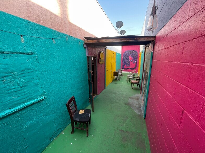 More Photos Of 8554 Washington Blvd, Culver City Bar For Sale