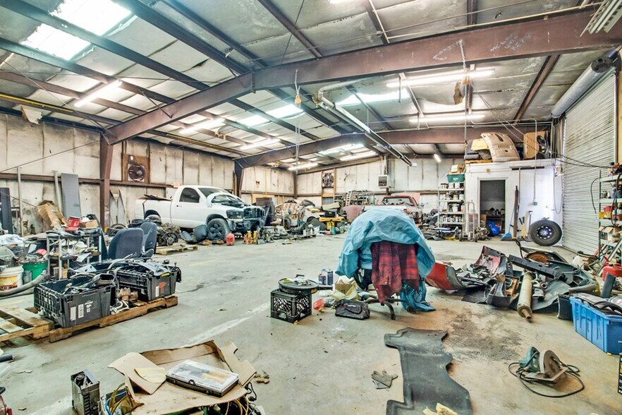 More Photos Of 3832 Main St, Pikeville Auto Dealership For Sale