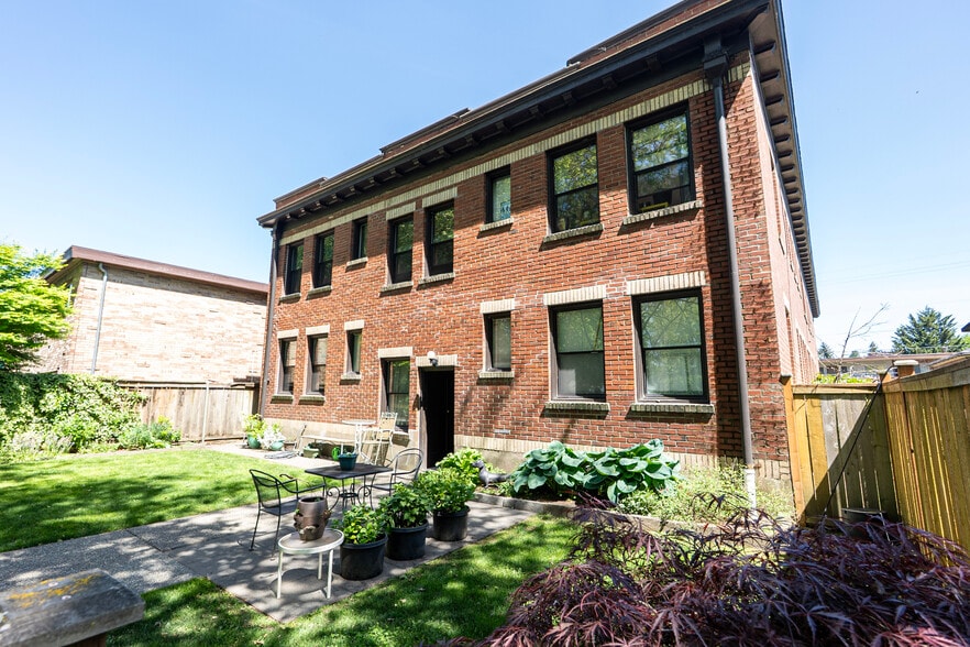 More Photos Of 1003 N 1st St, Renton Apartments For Sale