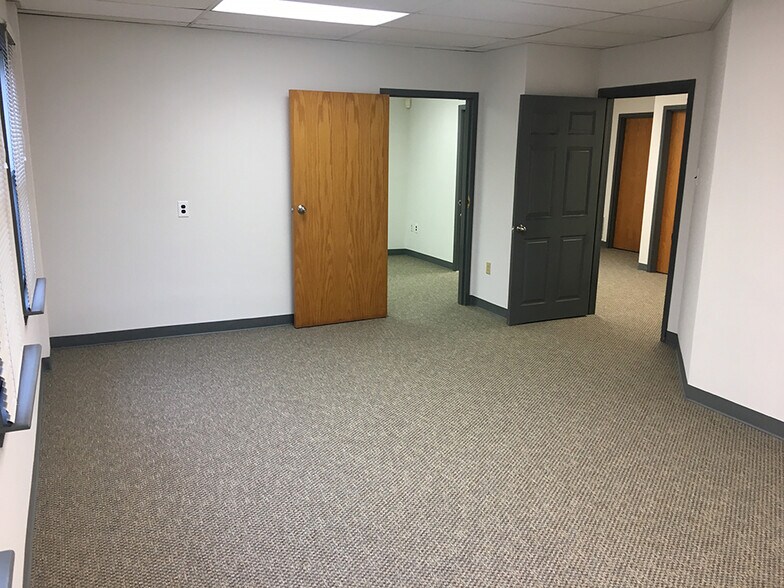 More Photos Of 2500 E High St, Pottstown Office For Sale