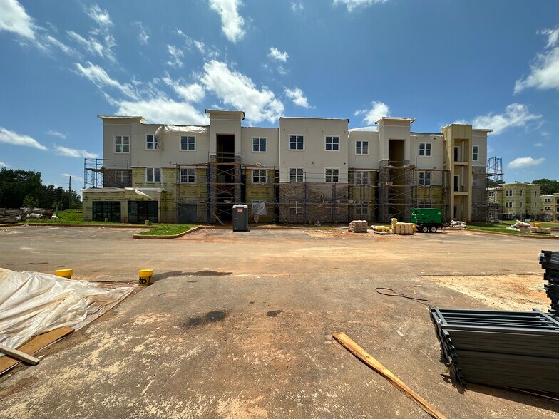 More Photos Of 4039 Hanover Way, Ellenwood Apartments For Lease