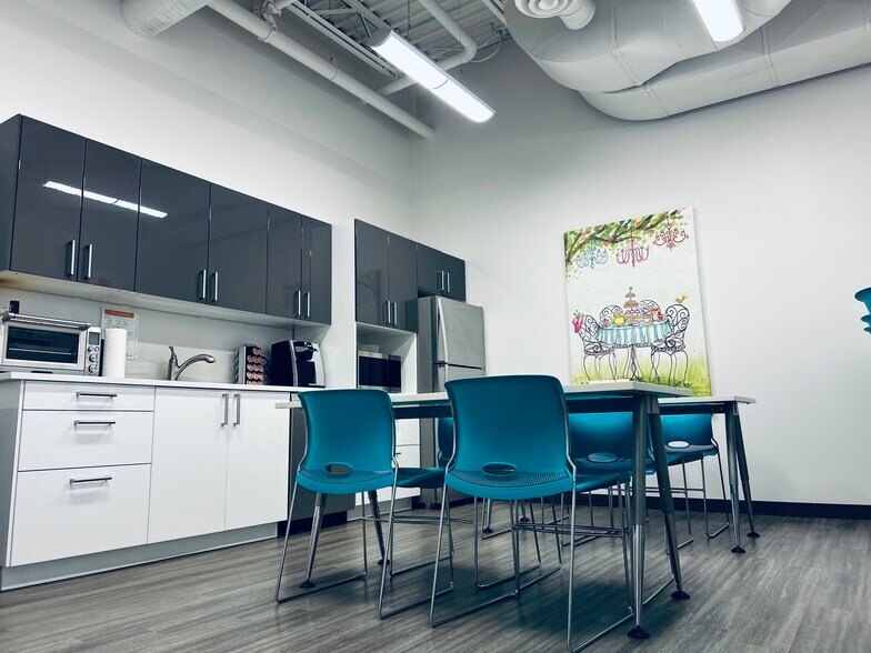 More Photos Of 11350 119 St NW, Edmonton Flex For Sale