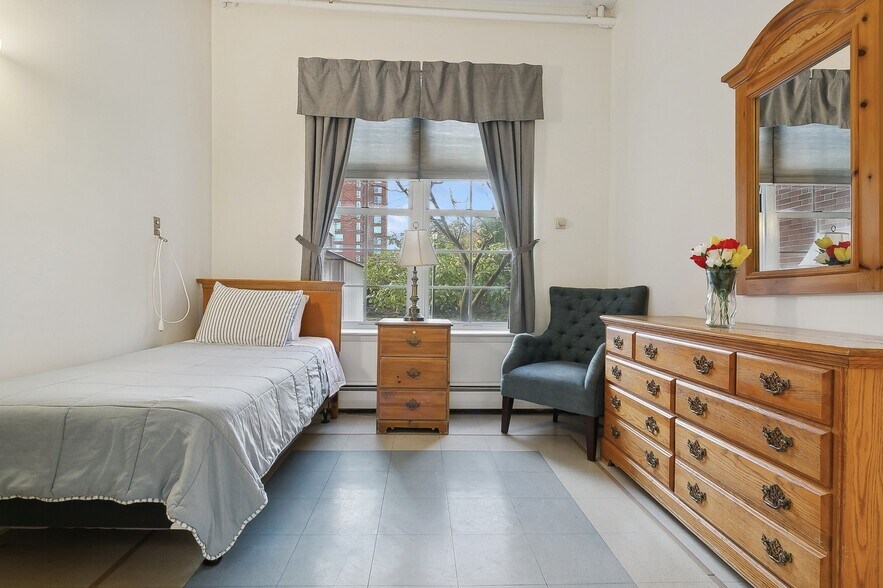 More Photos Of 3 Lehman Ter, Yonkers Congregate Senior Housing For Sale