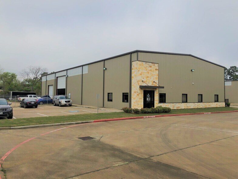 More Photos Of 501 Hickerson St, Conroe Warehouse For Lease