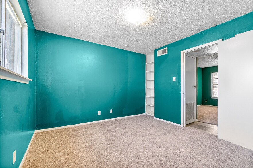 More Photos Of 7678 W US Highway 90, San Antonio Apartments For Sale