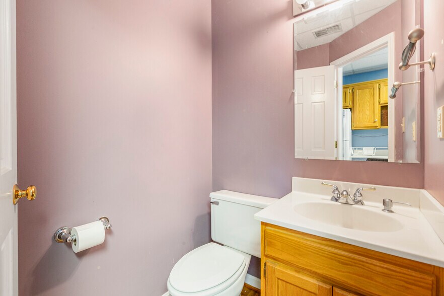 More Photos Of 3044 Breckenridge Ln, Louisville Office Residential For Sale