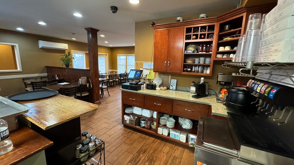 More Photos Of 550 S Main St, Nazareth General Retail For Sale