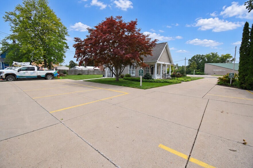 More Photos Of 312 N Water St, Owosso Loft Creative Space For Sale