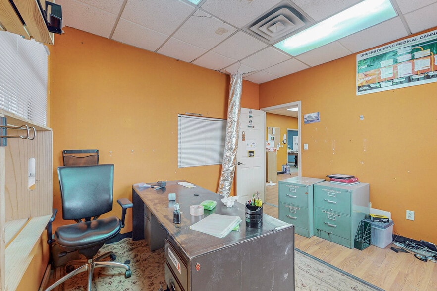 More Photos Of 1823 Commercial St NE, Albuquerque Warehouse For Sale