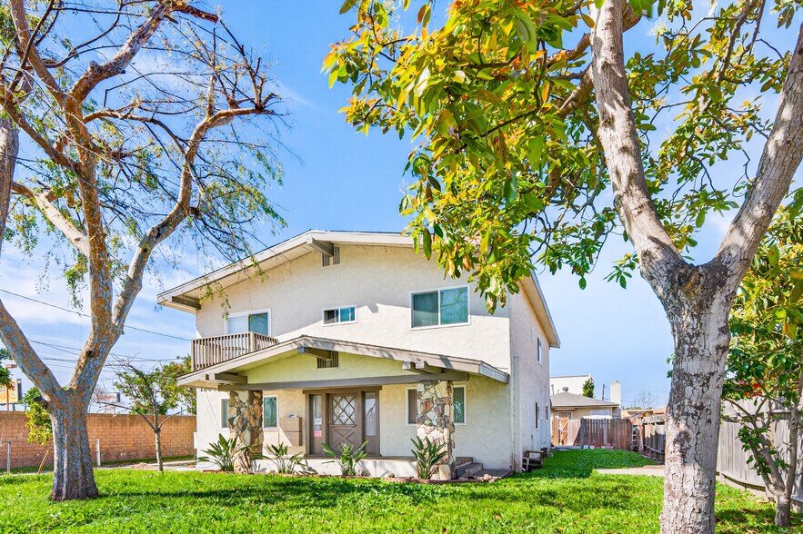 More Photos Of 15003 Larch Ave, Lawndale Apartments For Sale