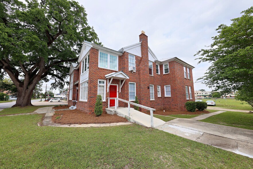More Photos Of 150 Church St SW, Pelham Office Residential For Sale
