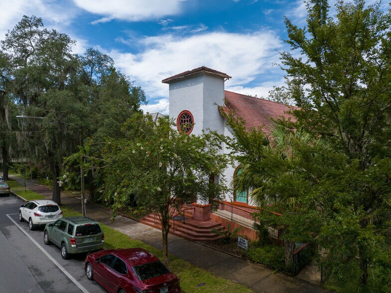 More Photos Of 619 NE 1st St, Gainesville Religious Facility For Sale