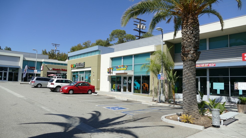 More Photos Of 3719-3731 Foothill Blvd, Glendale Restaurant For Lease