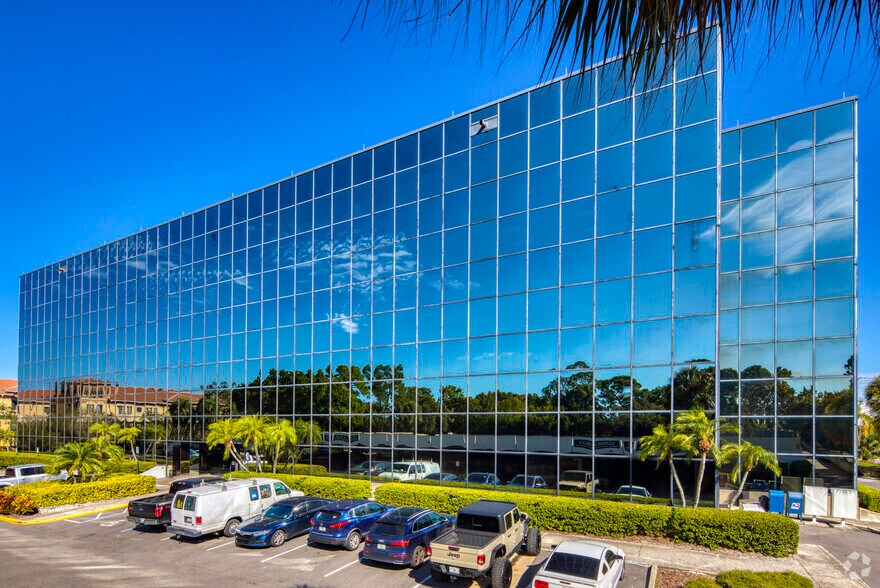 More Photos Of 5100 W Kennedy Blvd, Tampa Office For Lease
