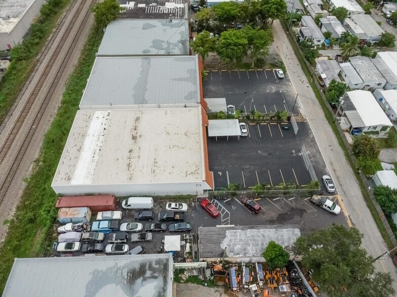 More Photos Of 2111 SW 31st Ave, Hallandale Beach Warehouse For Sale