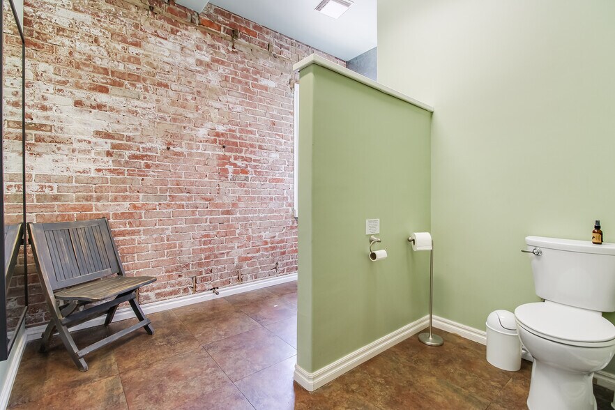 More Photos Of 225 S Knoblock St, Stillwater Storefront For Sale