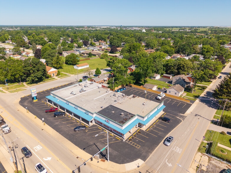 More Photos Of 800 Theodore, Crest Hill Convenience Store For Sale