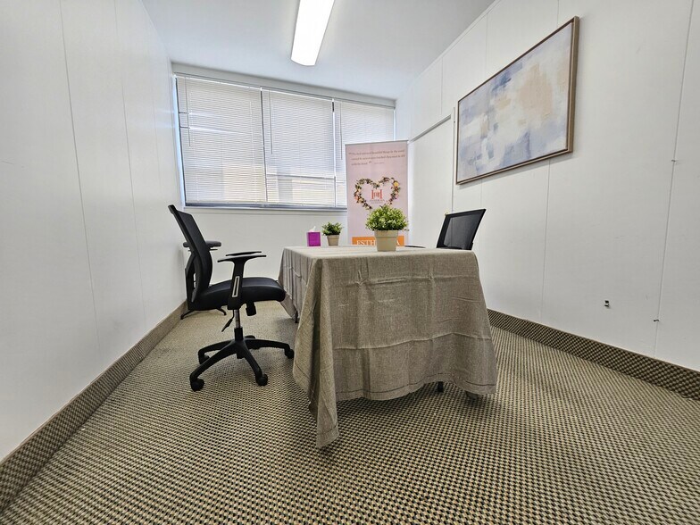 More Photos Of 217-08 Northern blvd, Bayside Office For Lease