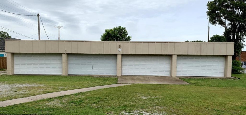 More Photos Of 600 Broadway St, Joplin Warehouse For Sale