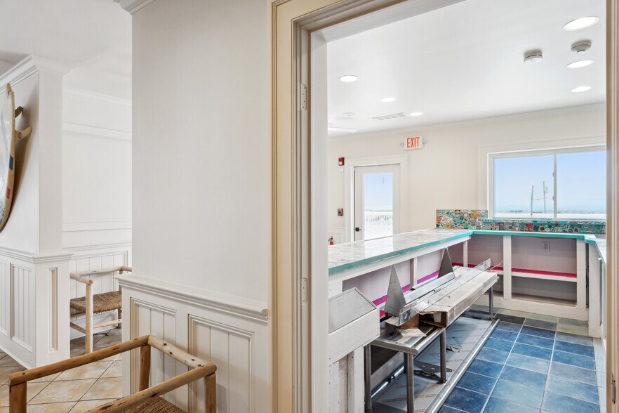 More Photos Of 363 Beach rd, Hampton Bays Restaurant For Sale