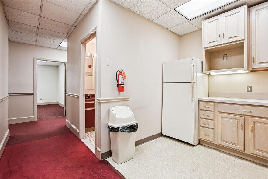 More Photos Of 1501 Duke St, Alexandria Office For Sale
