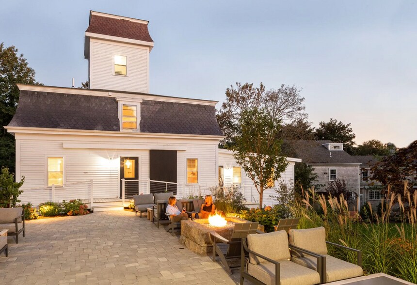 More Photos Of 277 Route 6A, Yarmouth Port Hotel For Sale