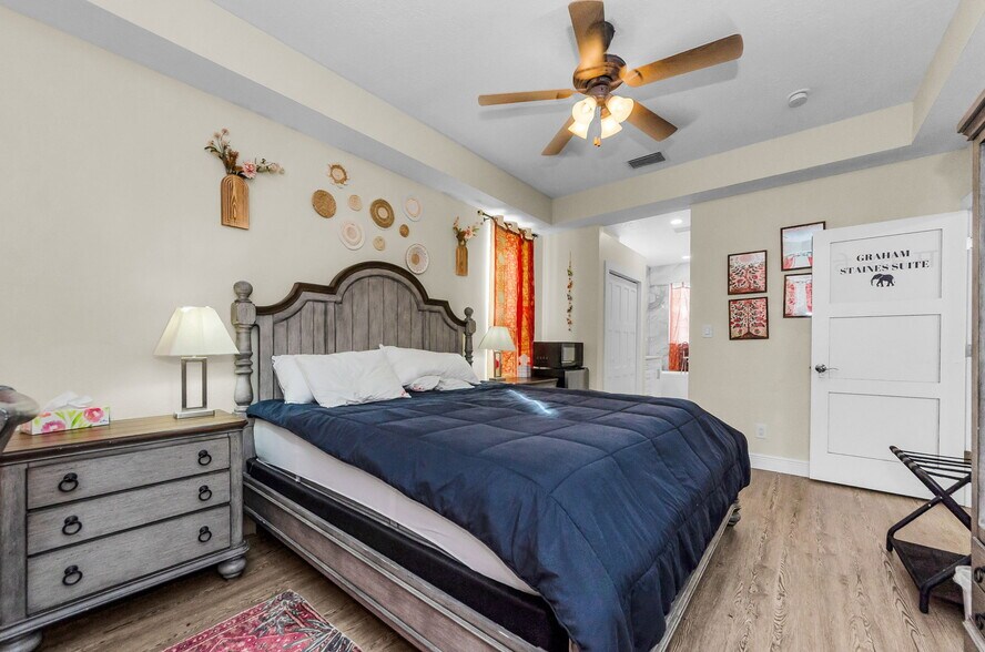 More Photos Of 11748 La Madera Blvd, Port Richey Office For Sale