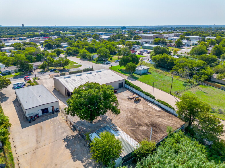 More Photos Of 3040 Ramona Dr, Fort Worth Research And Development For Lease