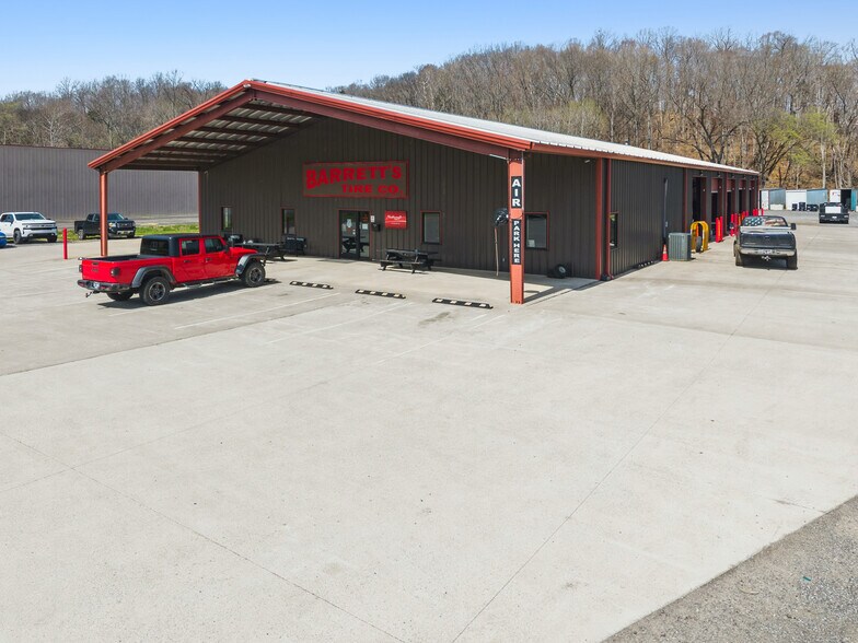 More Photos Of 1554 Donelson Pky, Dover General Retail For Sale