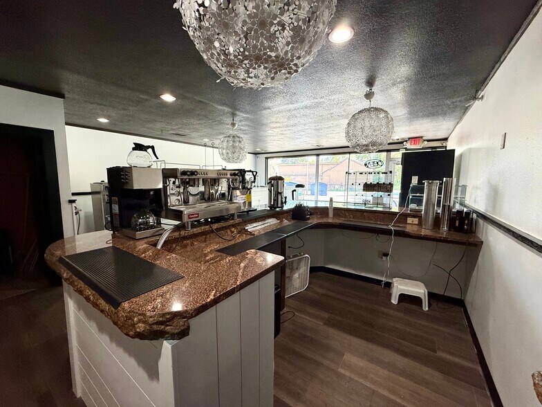 More Photos Of 105 S Water St, Nixa Restaurant For Sale