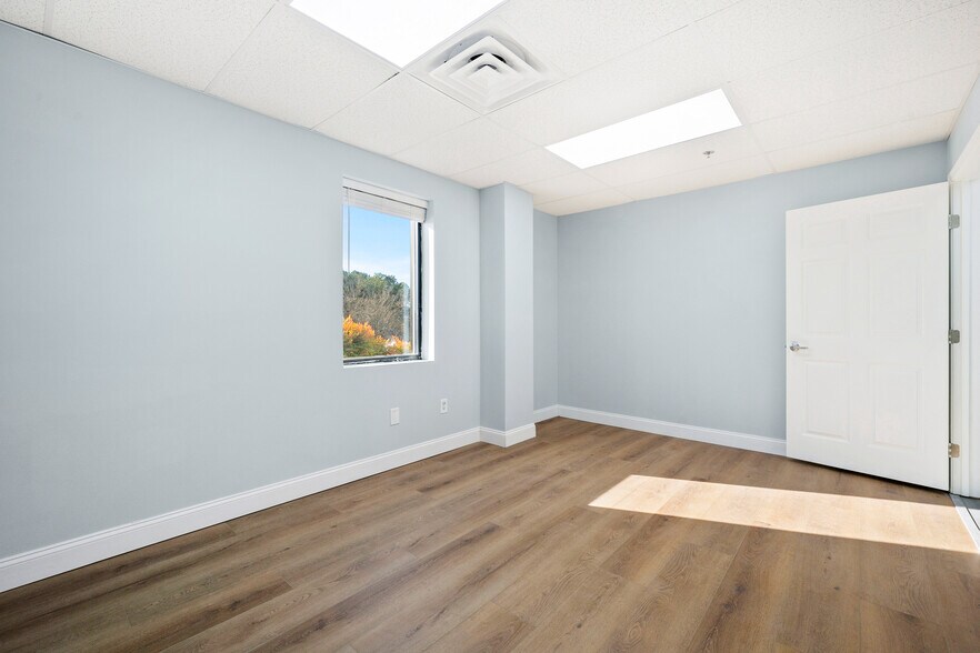 More Photos Of 201 Princeton Blvd, Adairsville Warehouse For Lease