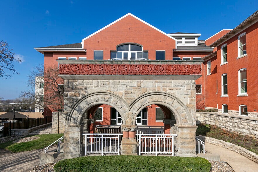 More Photos Of 1100 Pennsylvania Ave, Kansas City Office For Sale